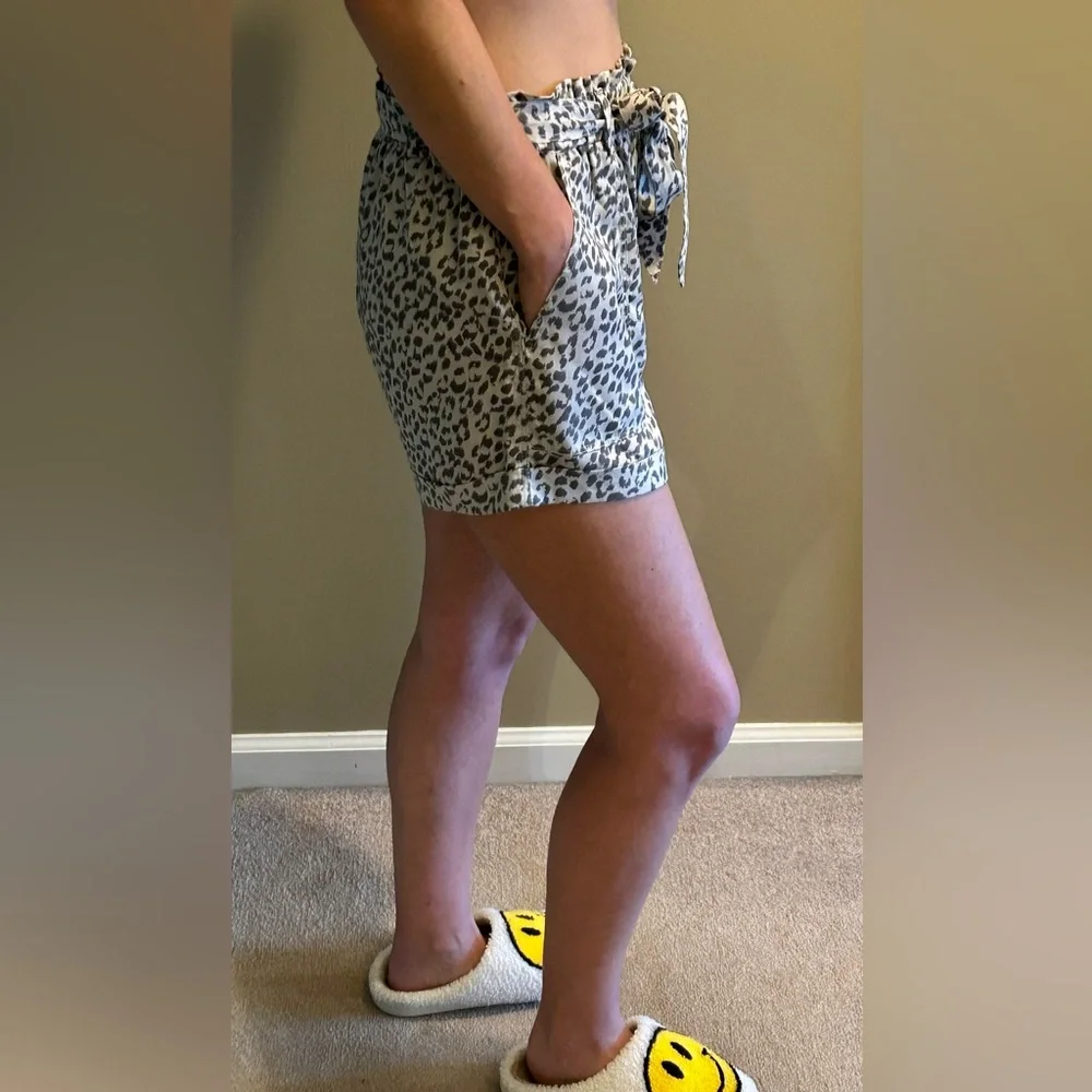Aerie Gray Leopard Print Shorts - Picture 3 of 12